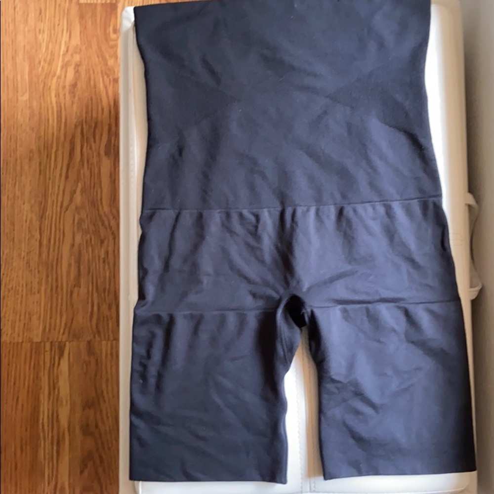 NWOT Non slip shape wear